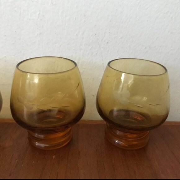Vintage MCM Etched Wheat Pattern Amber Glass Cordial Shot Glasses Lot of 4 Set - Picture 5 of 7